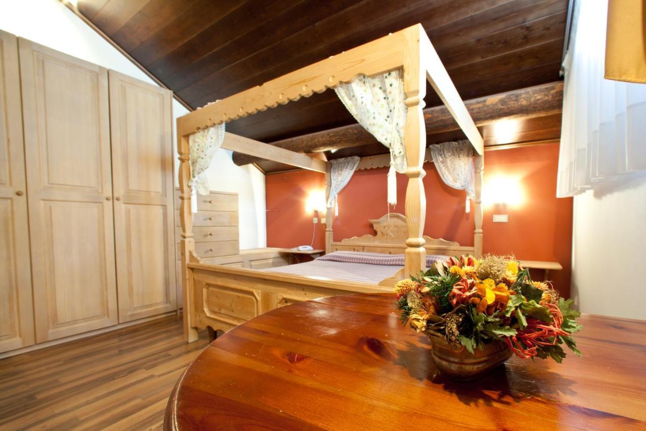 Hotel Baita Clementi Bormio Exteriör bild
