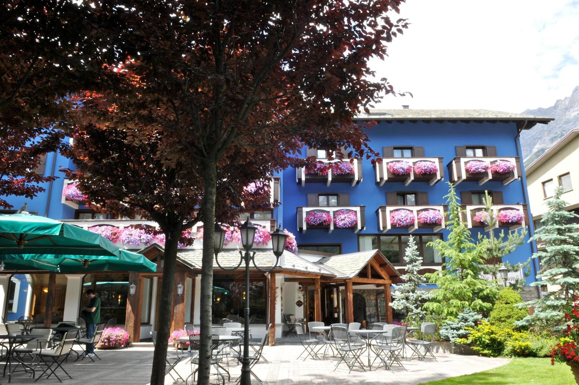 Hotel Baita Clementi Bormio Exteriör bild