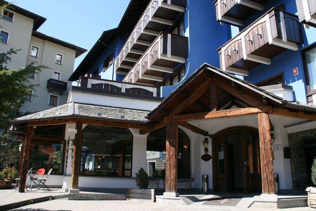 Hotel Baita Clementi Bormio Exteriör bild